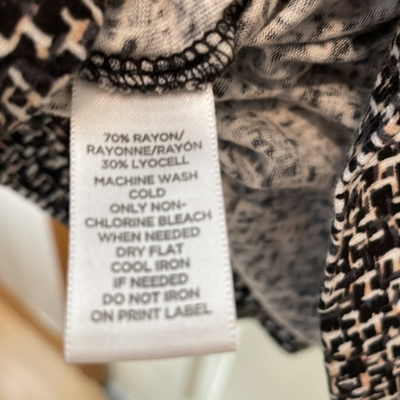 LOFT sleeveless top - Picture 10 of 10